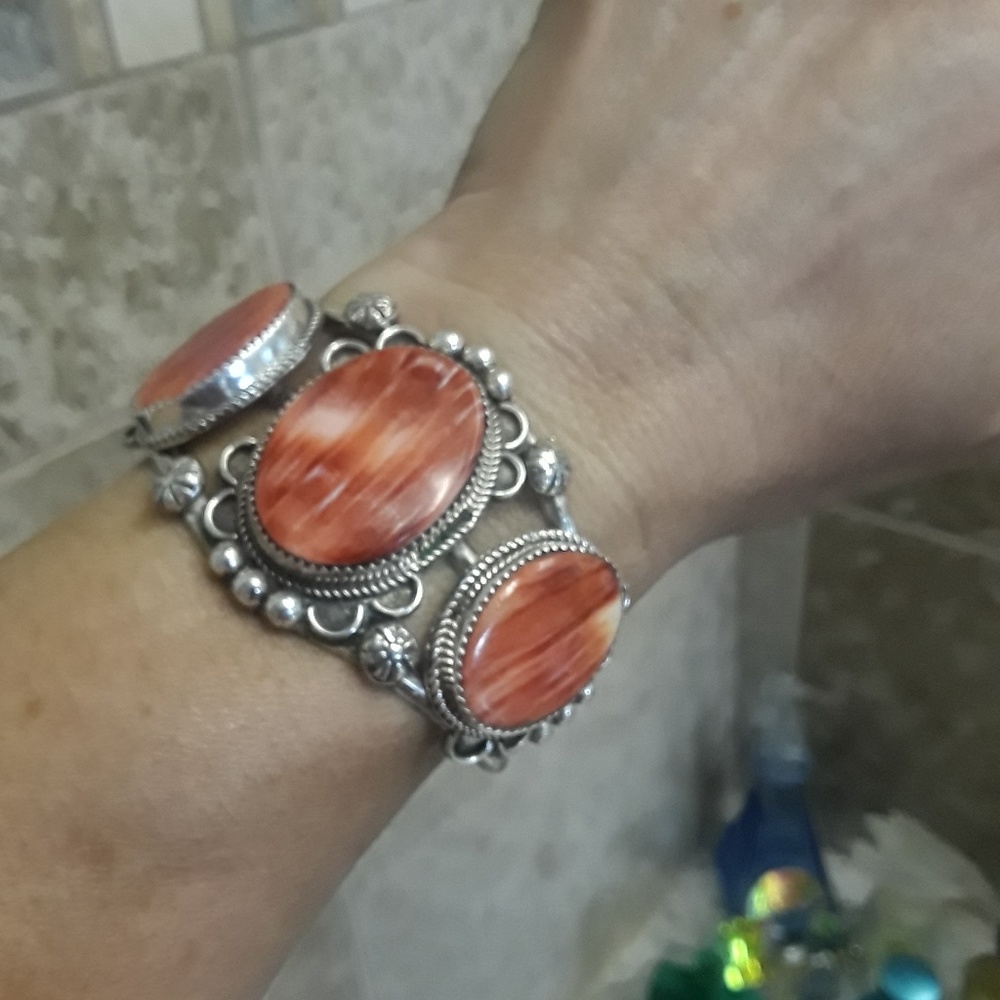 Native American SS Spiny Oyster Cuff - Picture 5 of 7